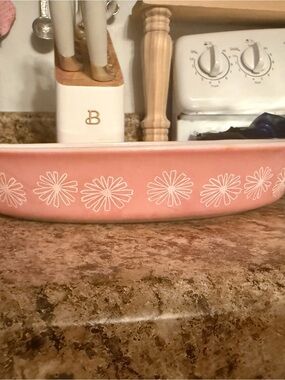 Vintage Pyrex Pink Daisy Ceramic Baking Dish